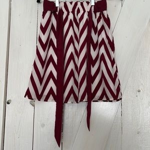NW Francesca’s Maroon chevron skirt - size small